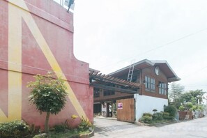 Unclassified image, 2 of 12, button - RedDoorz @ Joels Apartelle (Binan)
