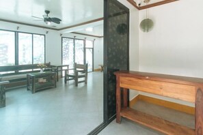 Interior - RedDoorz at Joel's Apartelle (Binan)