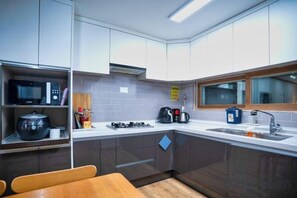 Private kitchen - Jungto Palace (Geoje-si)