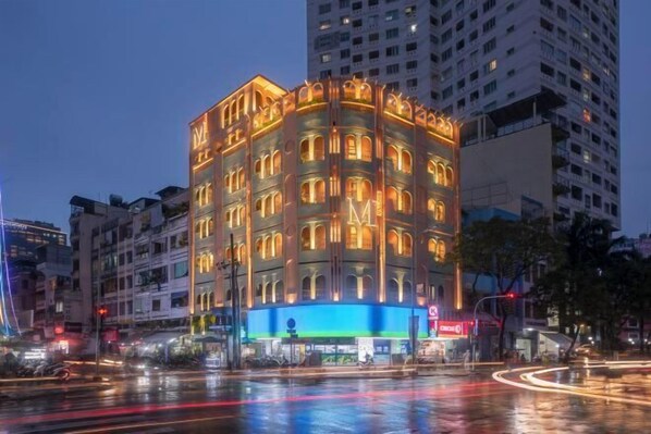 المنشأة من الخارج