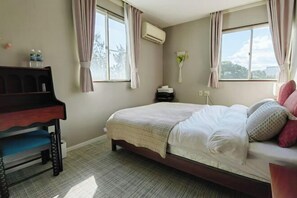 Room - TangWu (Ito)