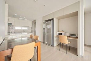 Unclassified image, 3 of 112, button - Glen house (Seoul)