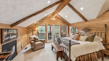 6 bedrooms, desk, iron/ironing board, free WiFi