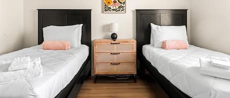 4 bedrooms, iron/ironing board, WiFi, bed sheets