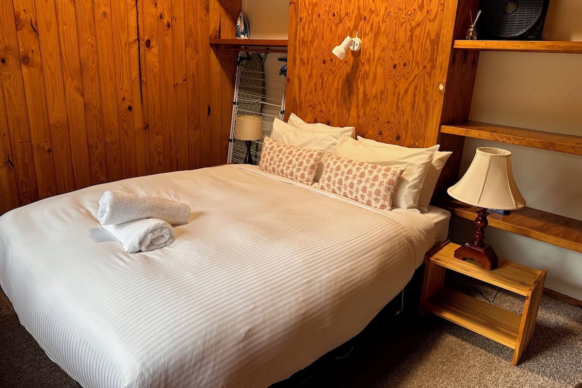 Iron/ironing board, free WiFi