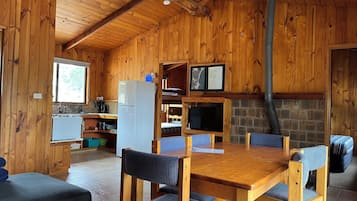 Classic Cabin, Garden View | Living area