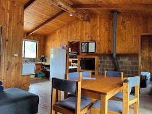 Classic Cabin, Garden View | Living area