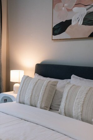 Iron/ironing board, WiFi, bed sheets