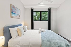 2 chambres, fer et planche à repasser, Wi-Fi, draps fournis