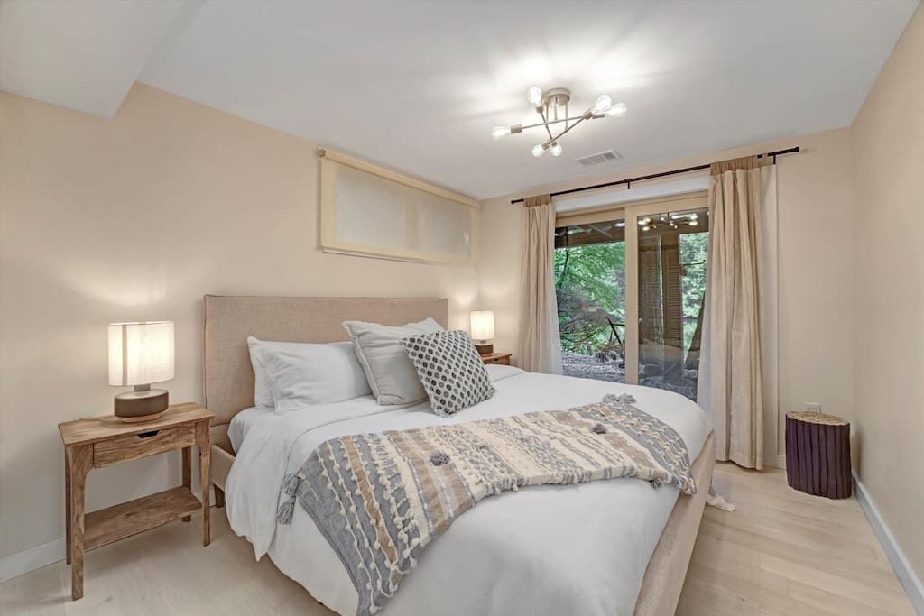 3 bedrooms, free WiFi, bed sheets, wheelchair access