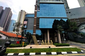 Unclassified image, 3 of 14, button - Alfa Bangsar by The Homez (Kuala Lumpur)