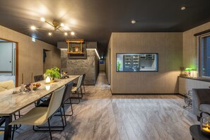 Khu vực ăn uống tại phòng