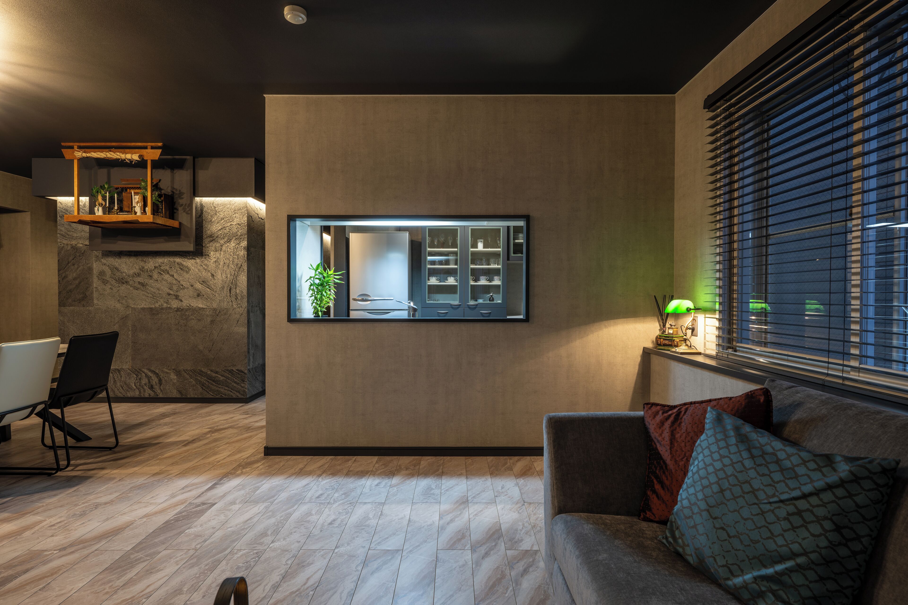 Kjøleskap, mikrobølgeovn, kokeplater og brødrister