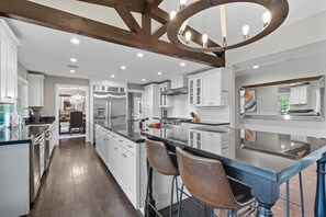 Fridge, microwave, oven, stovetop - Equinox - Pool & Hot Tub - Mins to StarFire Golf (Scottsdale)