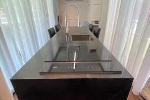 Meeting facility - Shipping Container Hotel at One-North (Singapore)