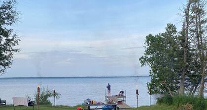 Come relax at the cabin on Indian lake. The outdoors awaits you and your pets.