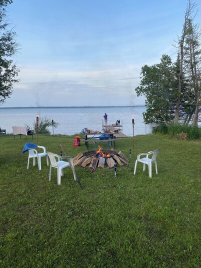 Come relax at the cabin on Indian lake. The outdoors awaits you and your pets.