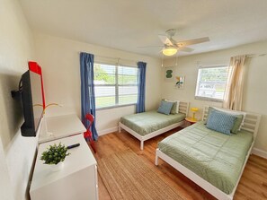 2 bedrooms, iron/ironing board, free WiFi, bed sheets