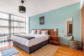 4 bedrooms, WiFi, bed sheets