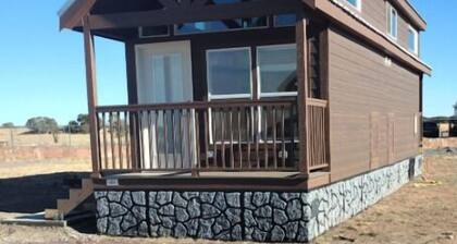 New Chalet! Closest to South Rim (20 Min), King + Loft. No Kitchen