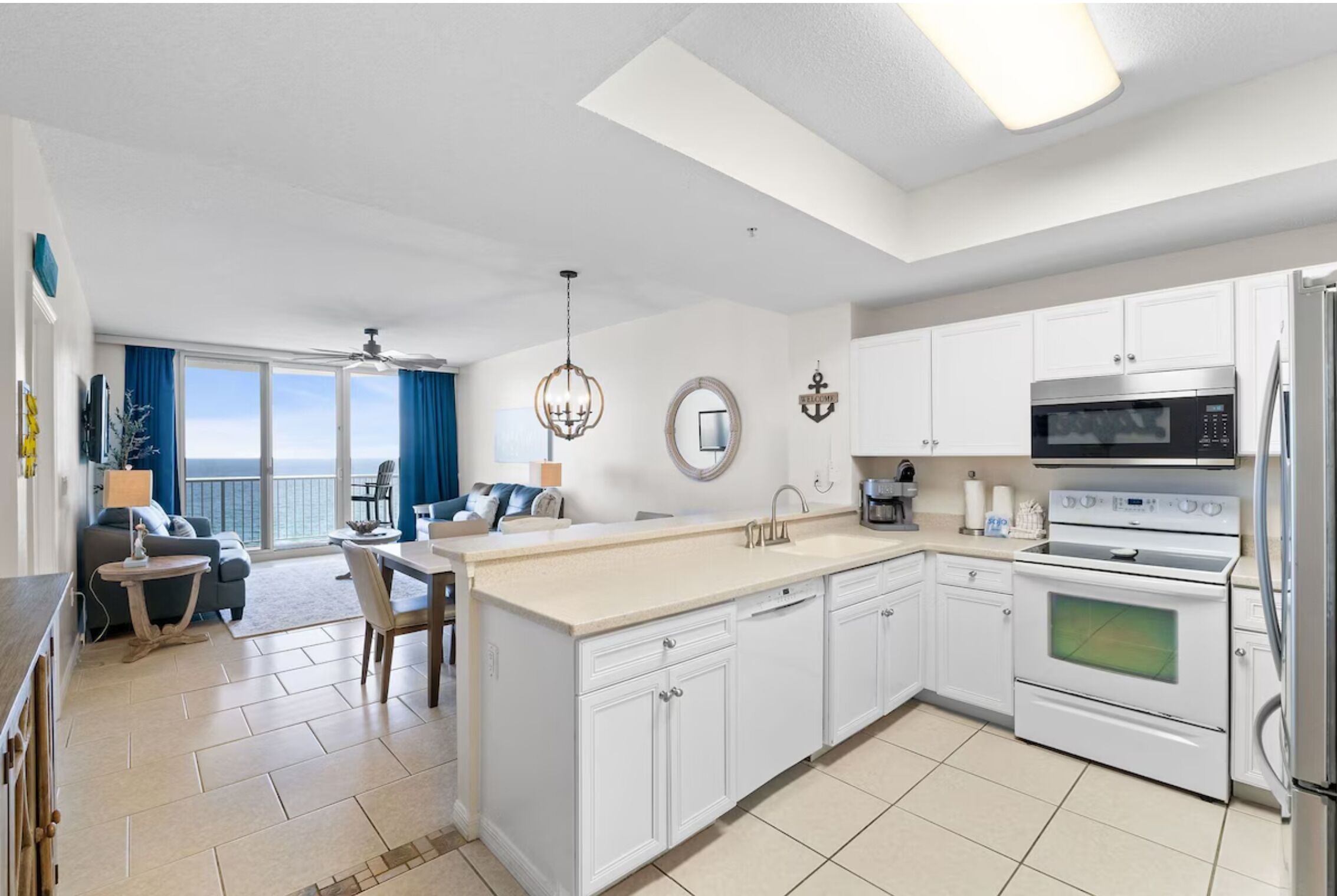 Micro-ondes, four, plaque de cuisson, lave-vaisselle