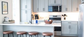 Spacious Home Near Campus - Sleeps 10