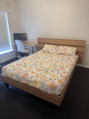 1 chambre, fer et planche à repasser, Wi-Fi, draps fournis