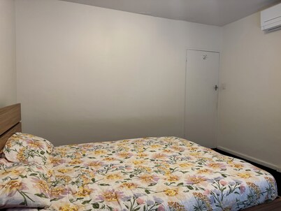 Spacious Room in Ivanhoe, Melbourne