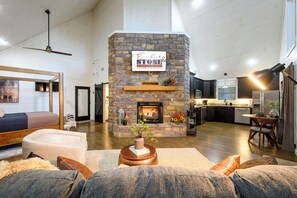 TV, fireplace - Walk to Local Attractions! Couples' Retreat! Outdoor Oasis! King Bed! (Broken Bow)
