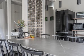 Repas dans la chambre