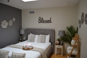 4 bedrooms, WiFi, bed sheets