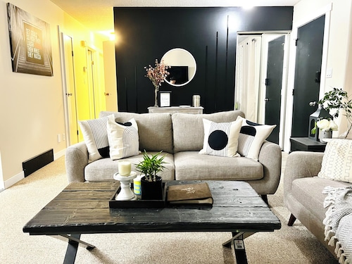 Soothing 3-bedroom 2-bathroom house with AC & play area in Prince Albert