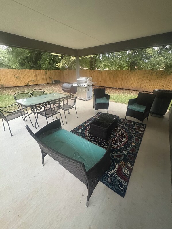 تناول الطعام بالخارج