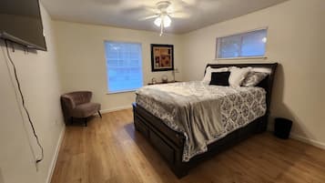 4 Schlafzimmer, Bügeleisen/Bügelbrett, WLAN