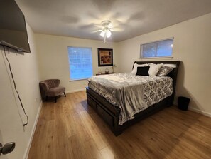 4 Schlafzimmer, Bügeleisen/Bügelbrett, WLAN