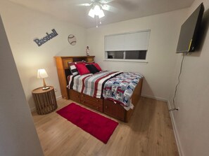 4 عدّة غرف نوم ومكواة/لوح كي وواي فاي