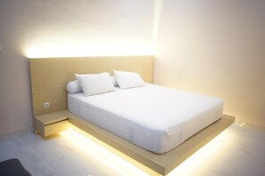 Egyptian cotton sheets, premium bedding, free WiFi, bed sheets - House of Toti (Yogyakarta)