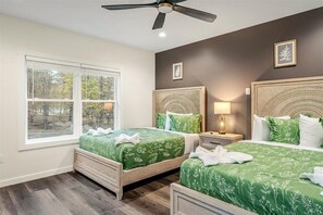 10 slaapkamers, een strijkplank/strijkijzer, reisbedje, gratis wifi