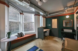 Standard Studio Suite, 1 Queen Bed