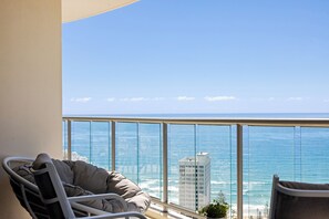 Property grounds - Chevron Renaissance Ocean View (Surfers Paradise)