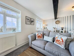 TV - Beach View Cottage in Minehead (Minehead)
