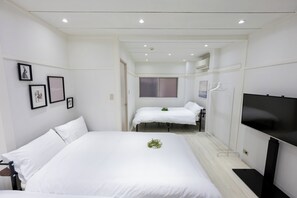 1 bedroom, bed sheets