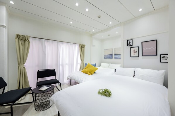 1 bedroom, bed sheets