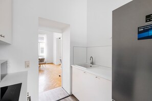 Interior - Blueground | Wieden, washer/dryer, nr Belvedere (Vienna)