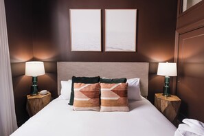 Iron/ironing board, free WiFi, bed sheets - Luxury Historic Downtown Apt w/Parking | 360 King (Charleston)