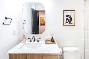 Regadera y secadora de cabello