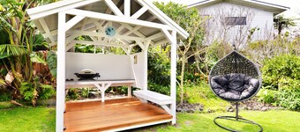 Tamarillo Bach - Your Relaxing Beach Escape in Coopers Beach