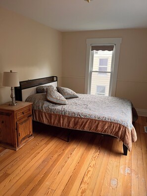 3 chambres, fer et planche à repasser, Wi-Fi, literie fournie