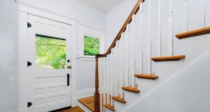 3BR 2BA Downtown Saline Home Near Ann Arbor & U of M Big House