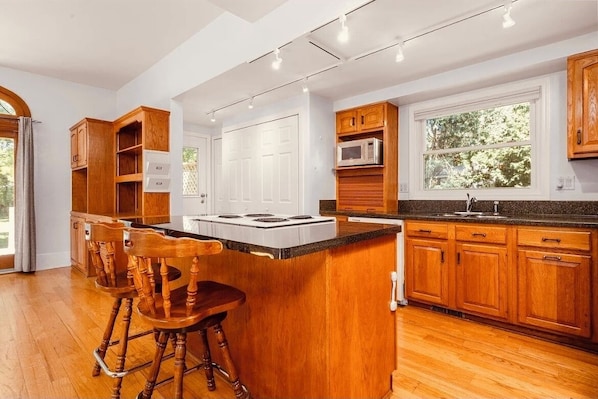 Microwave, oven, stovetop, dishwasher